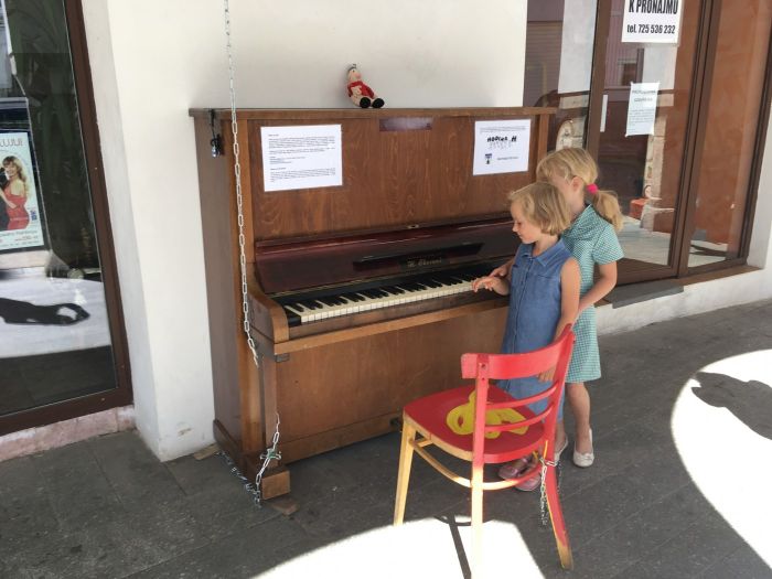 Piano na ulici